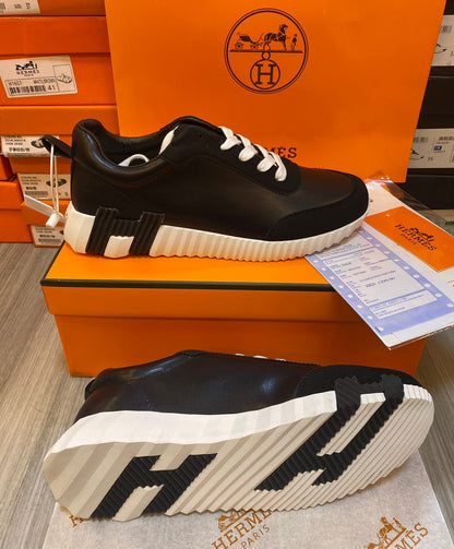 Hermes Bouncing Black & White