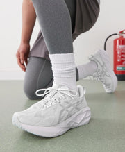 ASICS Novablast 5 White Piedmont Grey